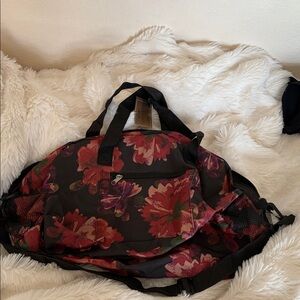 Elegant Floral Travel Bag in Black and Red
